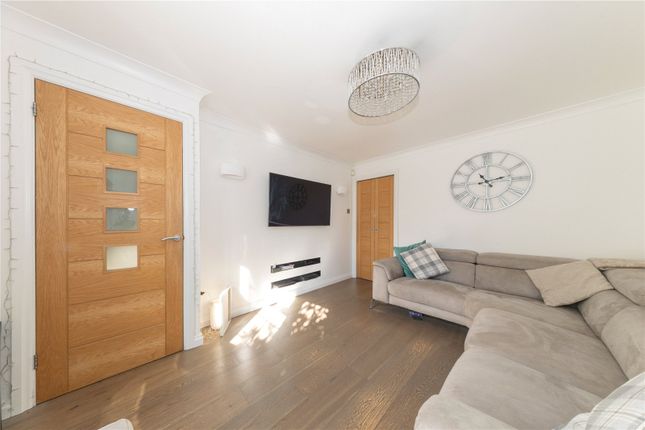 101, Rochford Drive, Bedfordshire photo 4