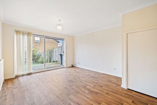 21 Tudor Close, East Grinstead photo 3