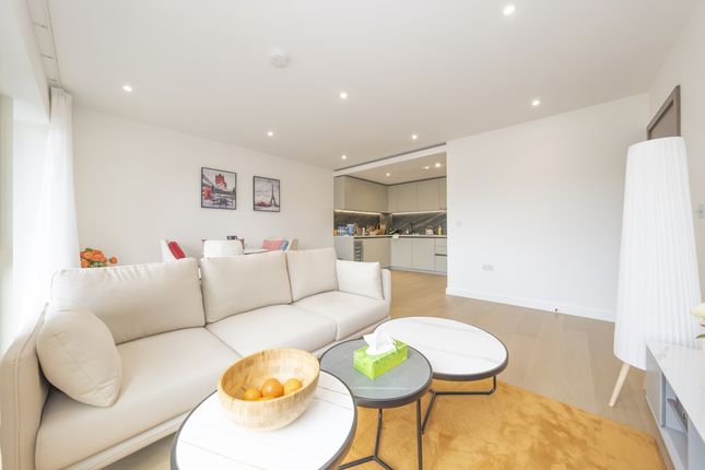 Thumbnail Flat to rent in Parrs Way, London