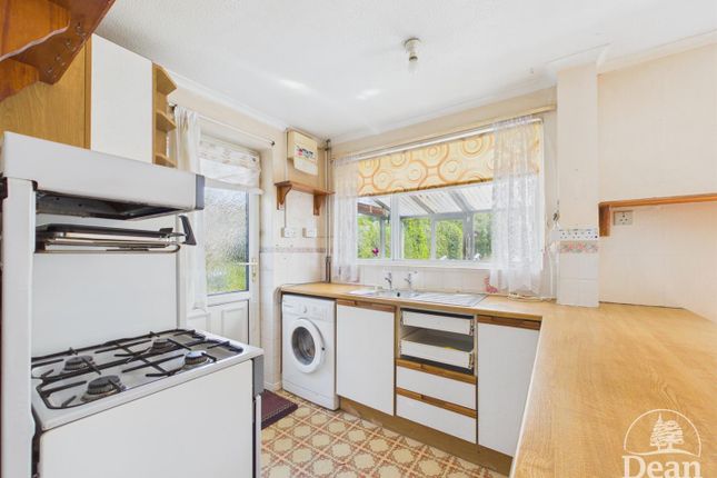 52, Templeway West, Lydney photo 2
