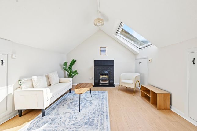 6, Birkbeck Avenue, LONDON photo 2