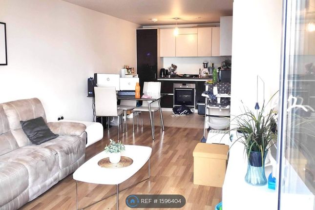 Wembley, Quadrant Court - 2 Bed Flat