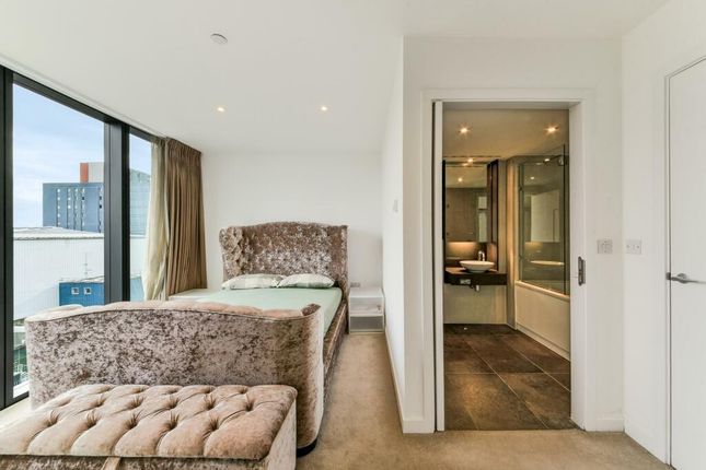 Flat 53, Book House, London photo 3