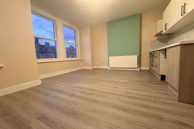 Upper Flat, 57, Kilmorie Road, London photo 2