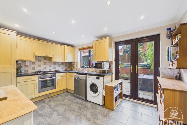 6, Court Road, Lydney photo 4