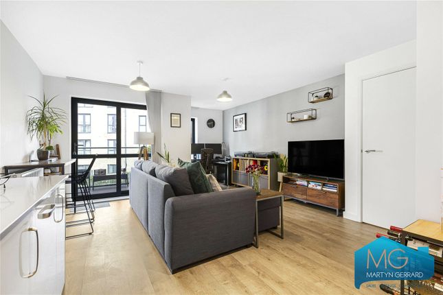Flat for sale in Bishops Road, London