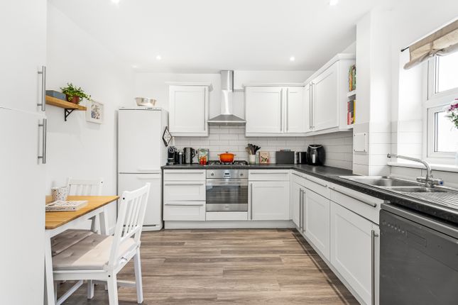 Flat for sale in Paxton Place, West Norwood
