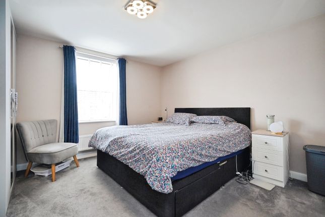 22, Marley Way, Burton-on-Trent photo 4