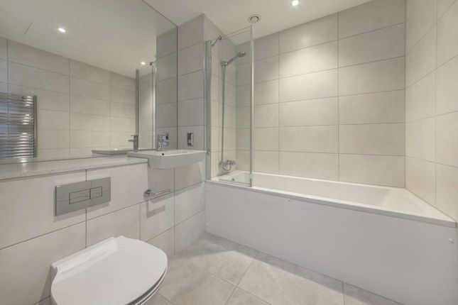 Flat 62 Easton Court, 4, Green Street, London photo 4