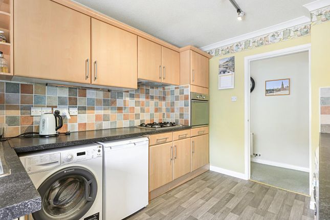 2, Gunnell Close, Milton, Cambridge photo 4