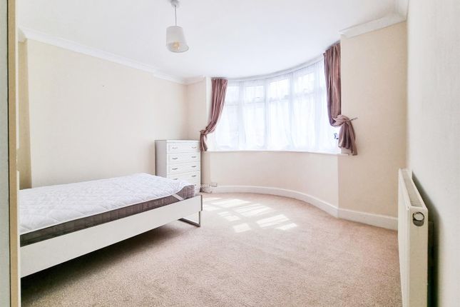 Thumbnail Room to rent in Trinity Road, Gillingham