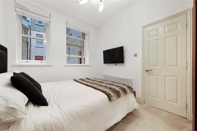 Flat 26 York House, 1, Eastcastle Street, London photo 5