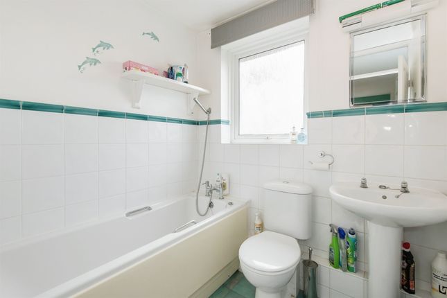 Link-detached house for sale in Shawford Close, Southampton