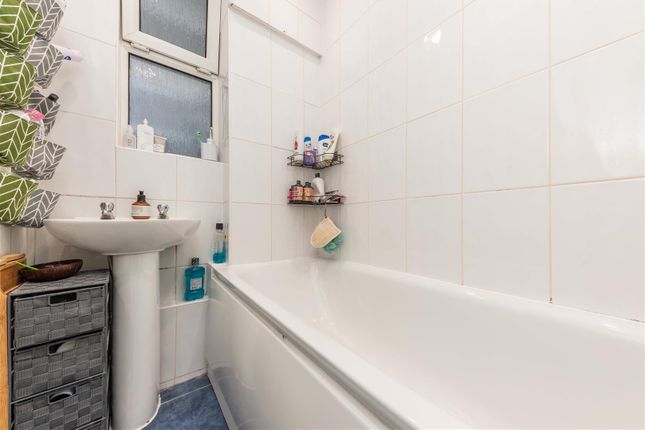 Flat for sale in Priam House, Old Bethnal Green Road, London