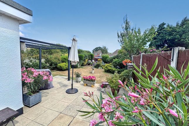 22, Falbro Crescent, Benfleet photo 2
