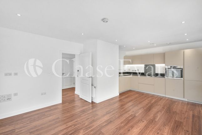 Flat for sale in Banbury Point, Lansbury Square, Poplar