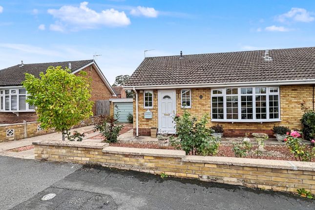 2-bed bungalow on Hillfoot Drive, Scunthorpe, £175,000