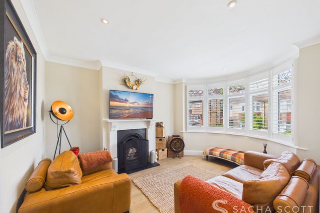1 Warren Mead, Banstead photo 3