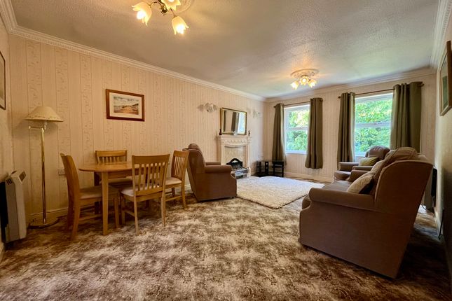 25 Holly Court, Wakefield photo 2