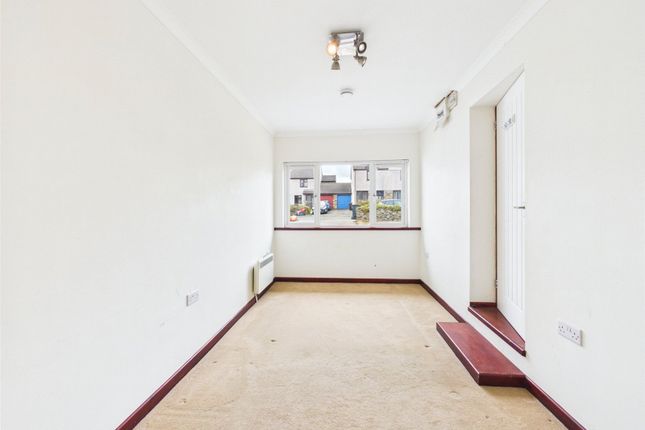 16, Gardeners Way, Wadebridge photo 3