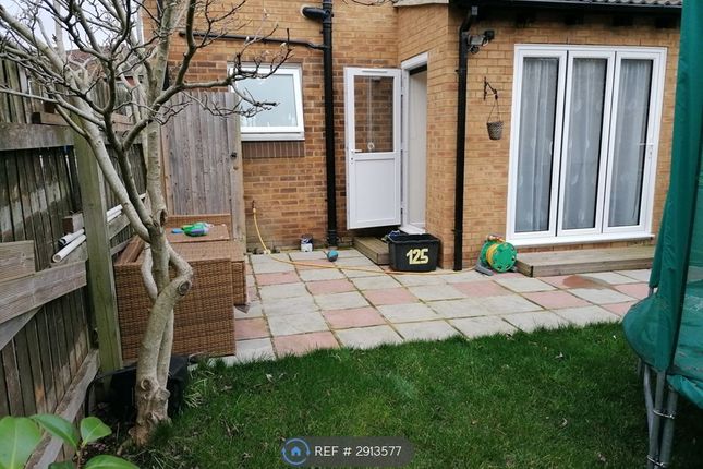 Chilcombe Way, Lower Earley, Reading photo 3