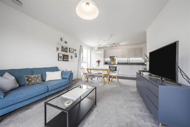 13 Waddington House, Barnes Wallis Way, St. Albans photo 3