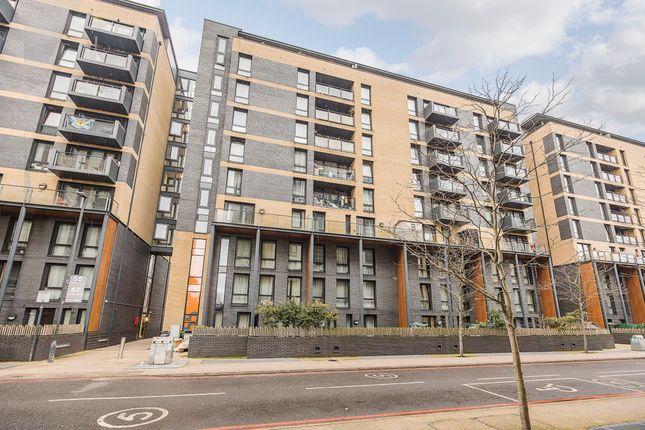 Flat for sale in Palmers Road, London