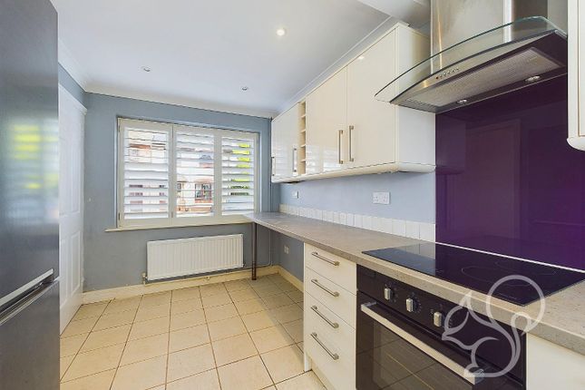 9, Saddle Mews, Stanway photo 4