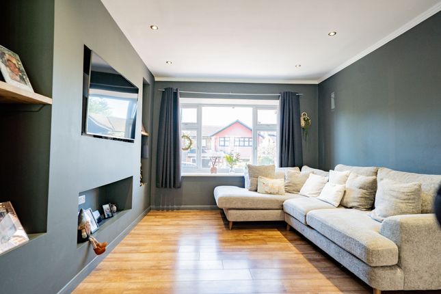 13 Pits Avenue, Leicester photo 4