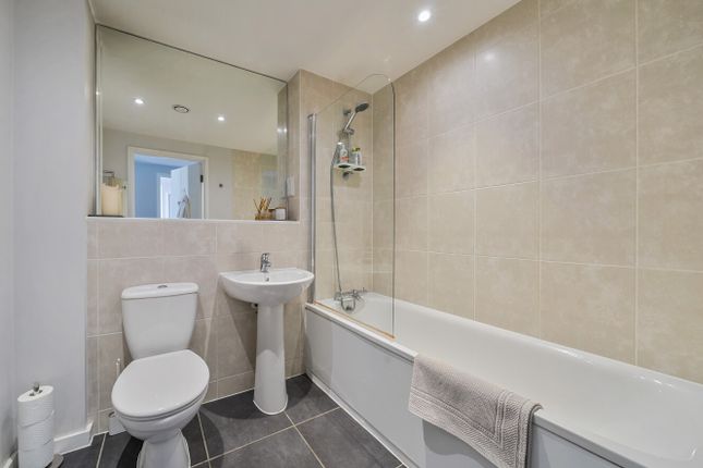 Apartment 21, Braque Building, 86, Ewer Street, London photo 5