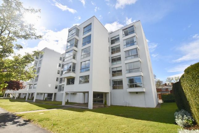 Thumbnail Flat to rent in Newbold Terrace, Leamington Spa
