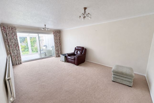 18, Argyle Close, Bordon photo 2