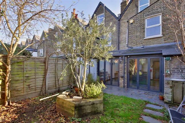 9 Upper Tollington Park, London photo 4