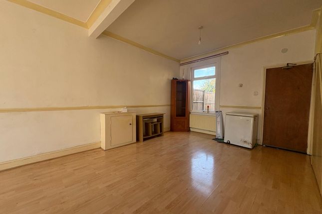7, Raynham Avenue, ARR, Enfield, photo 2
