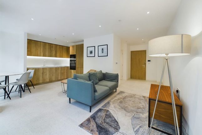 Flat to rent in Sidney Street, London