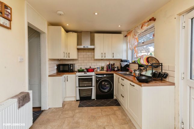 18, Bradwell Grove, Bristol photo 4