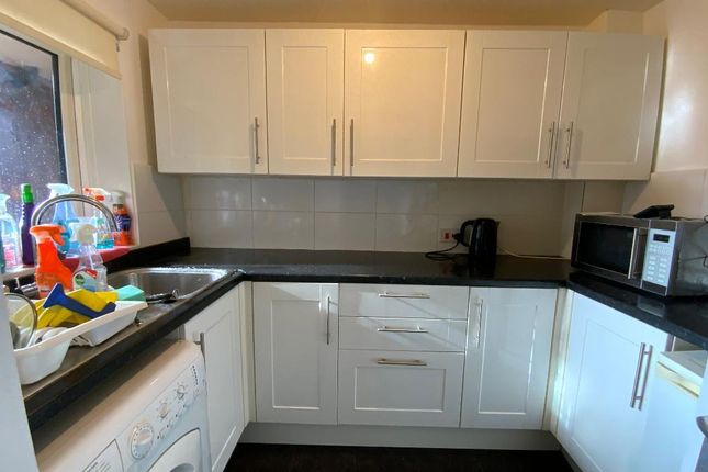 2 Cloisters Court, Mungo Park Road, South Hornchurch photo 2