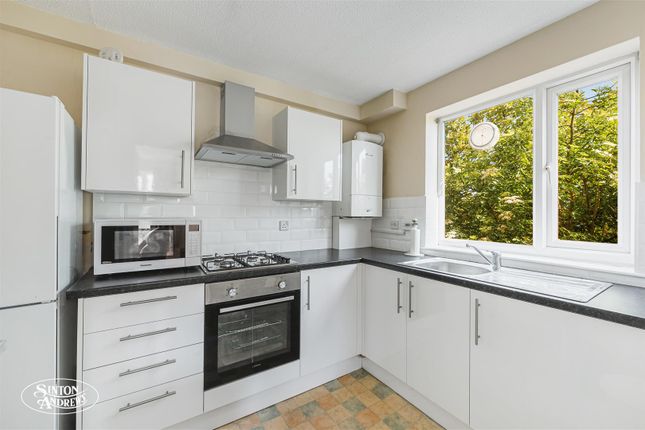 Flat 6 Mayo Court, 133, Northcroft Road, London photo 4