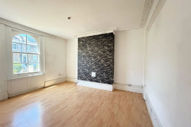 149, Woodhill, Woolwich photo 2