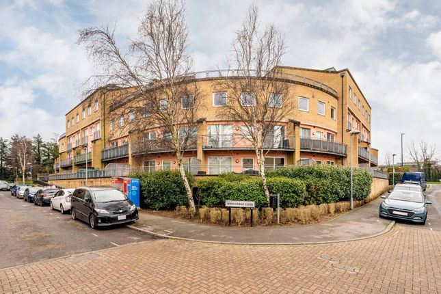 2-bed flat on Wooldridge Close, Feltham, £225,000