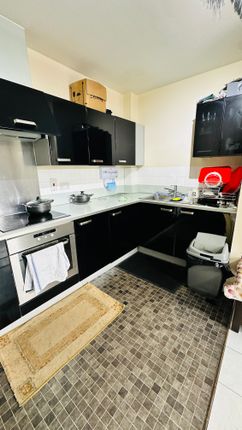 Flat for sale in King George Crescent, Wembley