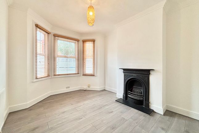13, Addiscombe Court Road, East Croydon photo 2
