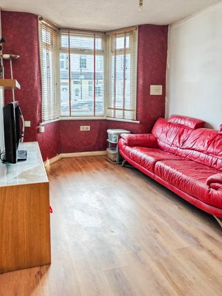 2 Desford Road,, Canning Town, London photo 4