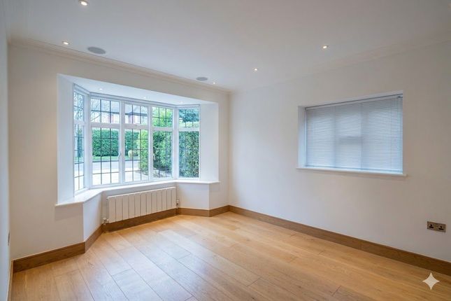 19, Chalton Drive, Hampstead Garden Suburb photo 4