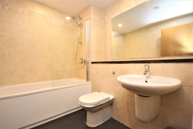 Flat to rent in Fresh Apartments, Chapel Street, Manchester