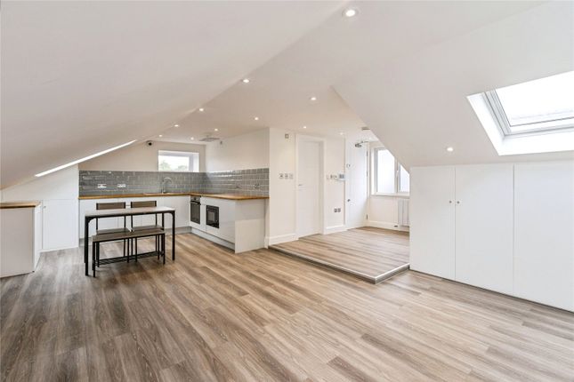 Flat 3, 159A, High Street, London photo 3
