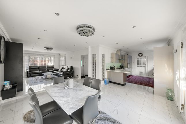 Four Winds, Park Road, Uxbridge photo 4