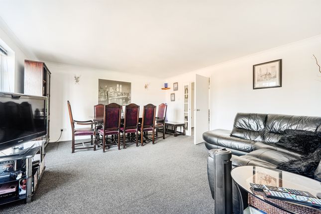 3, Barrydene Court, Waverley Road, Enfield photo 4