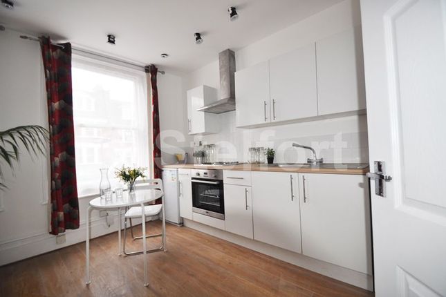 Thumbnail Flat to rent in Quernmore Road, London