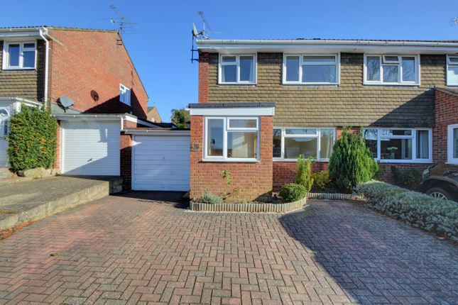 3 bed semi-detached house to rent in Thorpe Gardens, Alton GU34